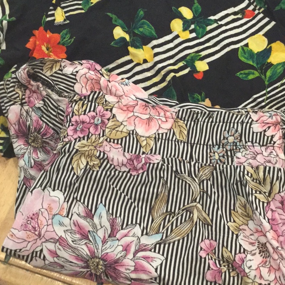 Juniors shorts size Xl - Picture 2 of 4